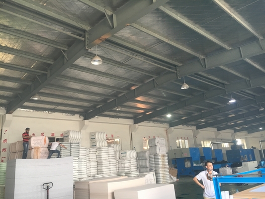 Changshu সিই / ISO9001 অন্তরণ উত্পাদন লাইন অনুভূত / অ বোনা সুই ছুরি মেশিন