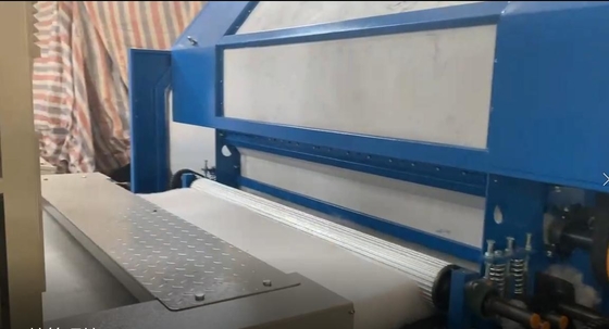 নতুন প্রকার HYSL-150 হাই স্পিড কার্ডিং মেশিন ওয়ার্কিং প্রস্থ 1500mm